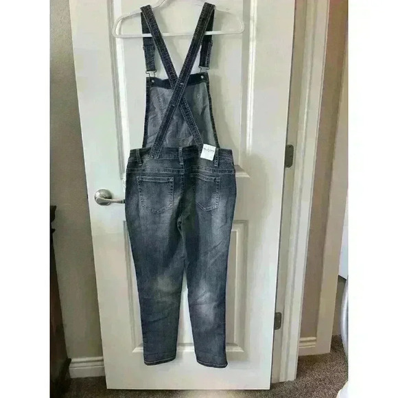 NWT Wallflower Overalls Women's size M The Tomboy Ankle Bib Dark Blue Stretch - Picture 2 of 7